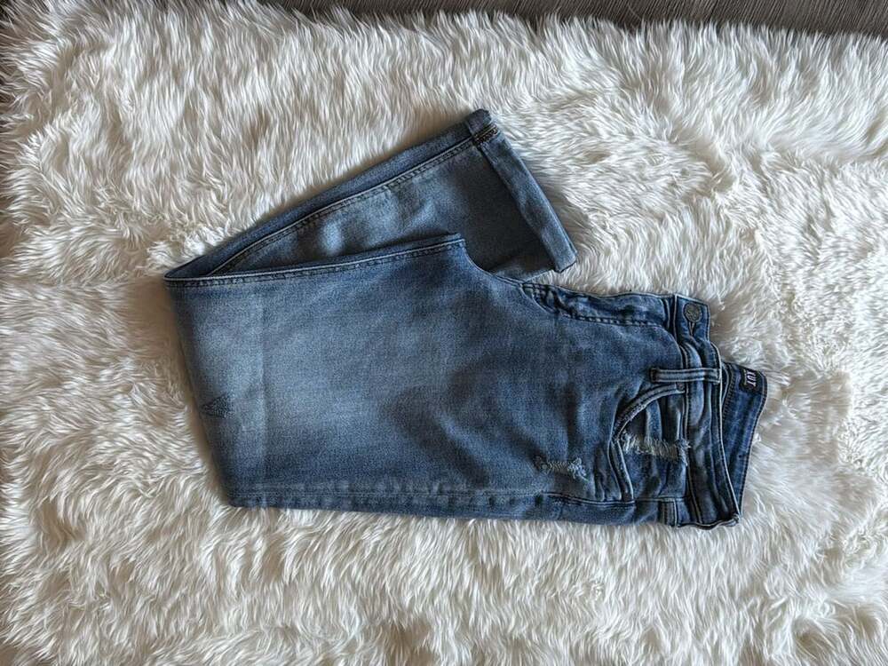 KUT from the Kloth Distressed Jeans Size 8 Blue Denim